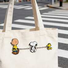 SNOOPY 1個經典卡通創意可愛金屬胸針，精緻學生合金徽章，包包配件，新年禮物，情人節禮物，復活節禮物 [隨機款式] - 彩色 - 查看 3