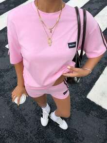 Set de 2 piezas de outfit casual de camiseta de manga corta a rayas negras y blancas con pantalones cortos - Rosa 3 - Ver 3