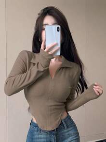 Camiseta casual de mujer de manga larga, unicolor, con dobladillo asimétrico y cuello con cremallera, ropa de otoño - Café integral - Ver 3