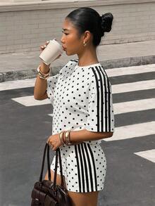 Set de 2 piezas de outfit casual de camiseta de manga corta a rayas negras y blancas con pantalones cortos - transparente - Ver 5