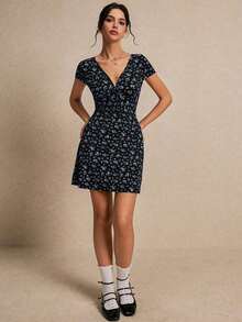 Vestido de línea A con estampado floral y cuello en V dulce para mujer, vestidos florales, vestidos florales de primavera, vestidos de mujer para la playa, Y2K verano, vestidos florales, vestidos de verano lindos, vestidos de verano - Negro - Ver 4