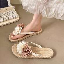 Sandalias de mujer, con un diseño moderno y adorable decorado con flores en dos tonos; chanclas con tiras entre los dedos, de suela plana y resistentes, ideales para la playa; sandalias de playa para mujer, chanclas para mujer - Blanco - Ver 3