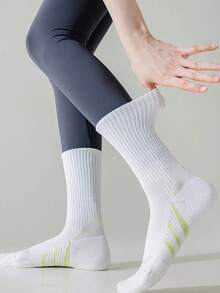 1/2/4 Pairs Professional Running Socks For Women, Odor-Resistant, Moisture-Wicking, Towel Bottom, Anti-Slip, Fitness Long Tube Socks, Jump Rope Compression Socks, Mid-Calf Socks, Sports Couple Socks - Multicolor - View 3