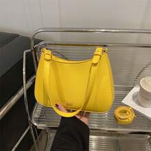 Bolso de mano moderno y versátil para mujer, estilo casual elegante con un toque de alta gama, bolso de hombro estiloso ideal para ir de compras, bolso de nicho a la moda, nuevo bolso de mujer 2026, bolso cruzado versátil, bolso de hombro y axila a la moda, bolso cuadrado pequeño. - Rojo - Ver 4