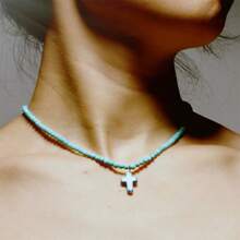 Collar de turquesa verde natural para mujer, collar de cadena con abalorio de turquesa bohemio, delicado colgante de cruz pequeña, joyería de verano para la playa - Rosa Rojo - Ver 3