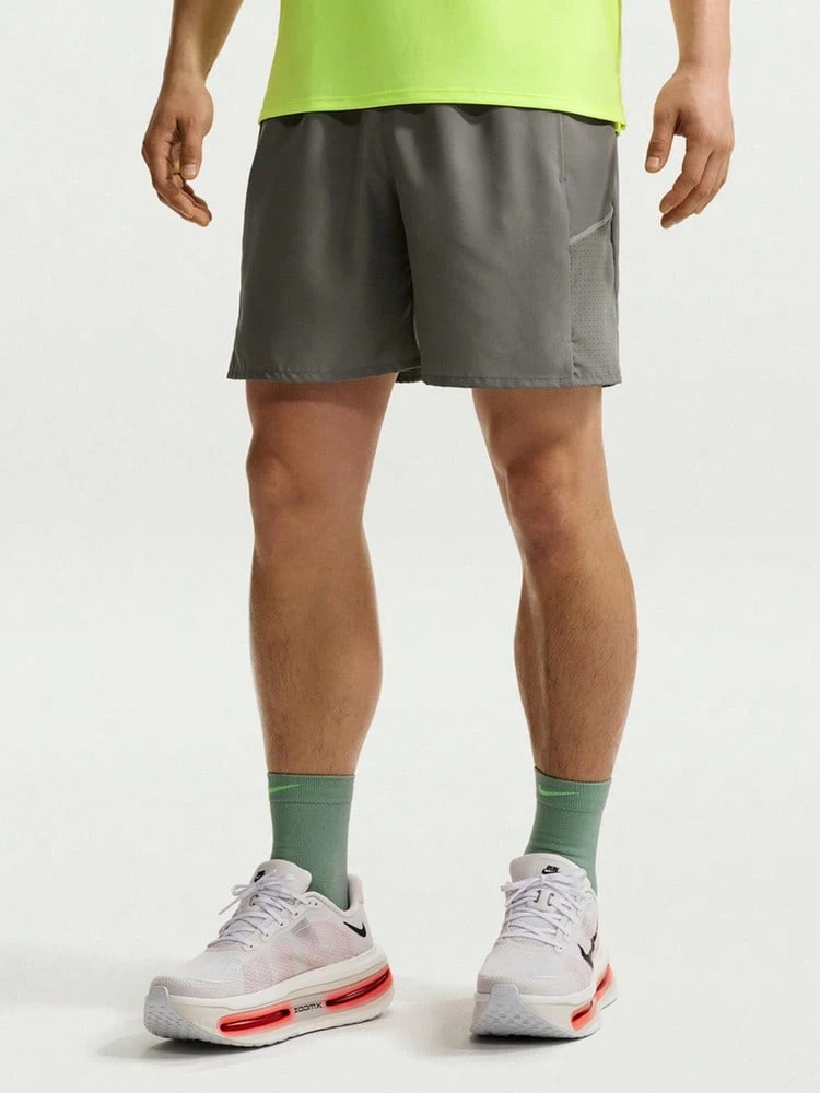 Nike Miler Dri-FIT 男款快乾跑步短褲(無內襯)IF2057-084 - 灰色 - 查看 1