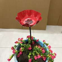 3D戶外鳥浴盆附插樁,紅色金屬鳥食盆,耐候防鏽,結構堅固穩定,多功能野鳥洗浴與餵食站,優雅景觀裝飾適用於花園、庭院、露台與後院 - A - 查看 7