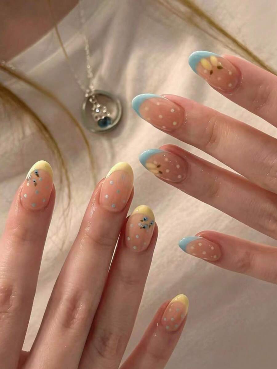 30片短款杏仁形波點美甲貼紙，含花卉與檸檬圖案，法式壓克力美甲貼，短款設計完美貼合假指甲，附1片雙面膠與1個美甲銼條
