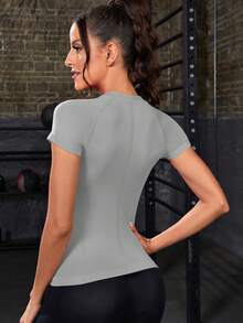 Camiseta deportiva de secado rápido para mujer, adecuada para entrenamiento, actividades al aire libre, fitness, correr, viajes, cómoda y ajustada - Gris - Ver 4