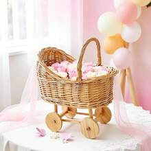 AWoven Rattan Shaped Flower BasketHandwoven Wicker Carriage Planter for Floral Arrangements Home Decor Wedding Centerpiece Table Decor Gift Basket with Wheels M - color primario - Ver 3