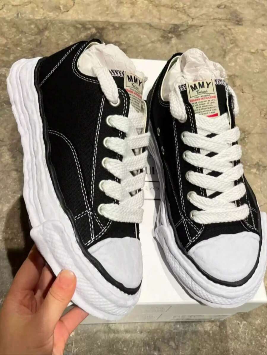 MMY Designer Collaboration Sneakers, Classic Black & White Dissolving Sole Low-Top Shoes, Aesthetic Non-Slip Durable Unisex Campus Couple Essential, Spring 2026