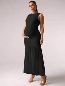MaterniChic Vestido ajustado sin mangas con cuello redondo y pliegues para mujeres embarazadas - Negro - Ver 3