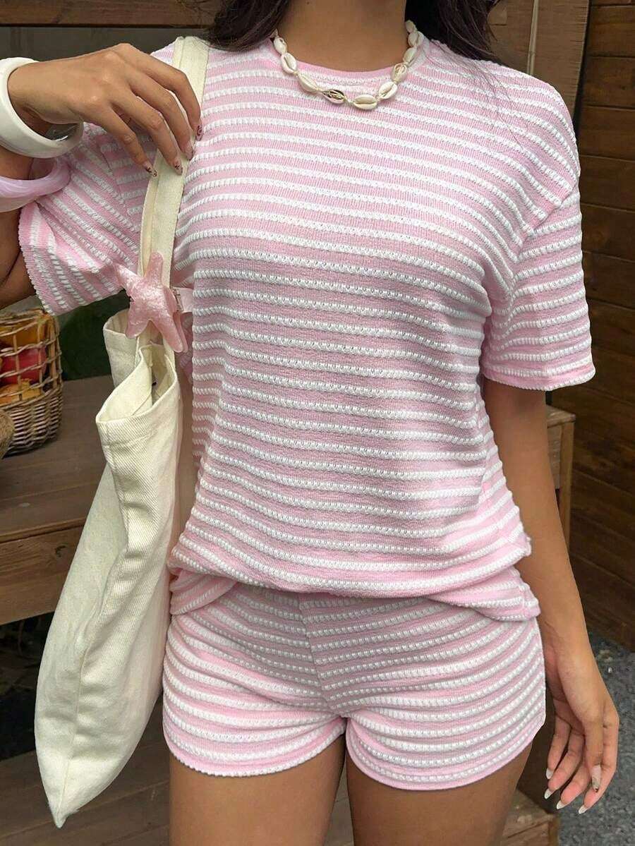 Conjunto de camiseta de manga corta y pantalones cortos de punto a rayas para mujer de estilo casual - Rosa - Ver 1