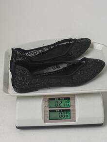 2026夏季新款女式蕾絲網布鞋，透氣刺繡V領尖頭一腳蹬樂福鞋，法式復古仙女風，軟底舒適不累腳，修飾足型顯瘦設計，優雅女士新娘伴娘婚禮鞋，正裝搭配通勤日常，高端大碼女鞋，齋月開齋節 - 黑色-纏枝花紋 - 查看 10