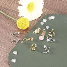 uxcell - Convertidor de aretes con clip con almohadillas para orejas de silicona para arete, 60 unidades, clips para aretes para orejas no perforadas con lazo fácil de abrir blanco y dorado - como en la imagen - Ver 6