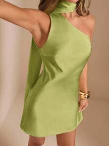 Vestido mini de satén elegante con hombros asimétricos y espalda descubierta en unicolor amarillo crema, vestido mini elegante con estampado, vestido mini sexy con espalda descubierta, vestido mini de satén amarillo con espalda descubierta, vestido de satén elegante con espalda descubierta para invitada de boda, vestido largo de dama de honor de satén, vestido mini elegante para cóctel - Verde Oliva - Ver 7