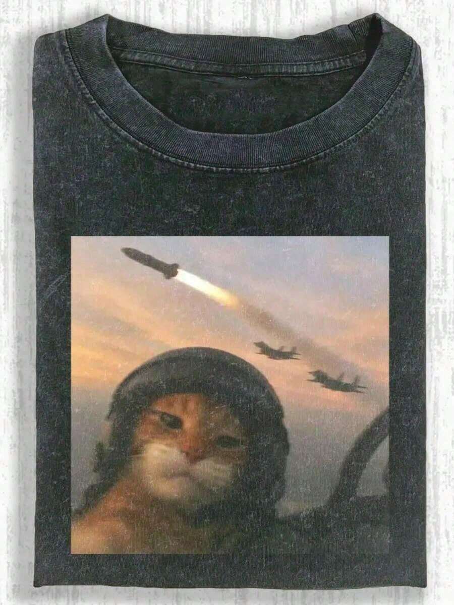 1 pieza, camiseta de algodón lavado de 230 g con estampado gráfico de gato piloto y misiles, ropa casual de calle, camiseta gráfica de cuello redondo para todas las estaciones, regalo perfecto para hombres y mujeres, ropa de otoño estilo streetwear. - Negro - Ver 1