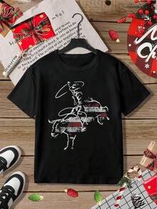 There Is Only One Short-Sleeved T-Shirt To The .Graphic T-Shirt For Boys With Cowboy Print - Comfortable And Cool Short-Sleeved T-Shirt For Boys With Western Cowboy Style And American Flag Girl's Clothing - 黑色 - 查看 1