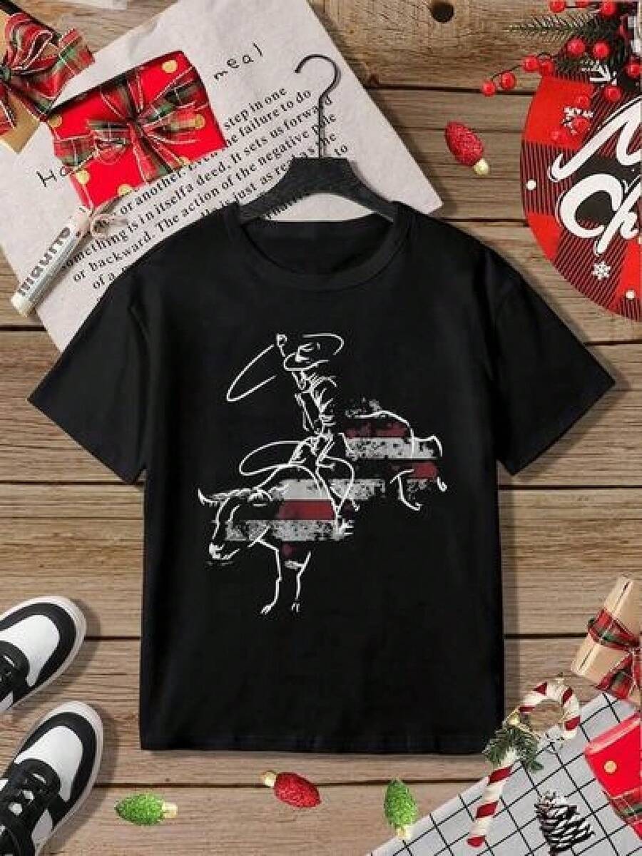 There Is Only One Short-Sleeved T-Shirt To The .Graphic T-Shirt For Boys With Cowboy Print - Comfortable And Cool Short-Sleeved T-Shirt For Boys With Western Cowboy Style And American Flag Girl's Clothing - 黑色 - 查看 1