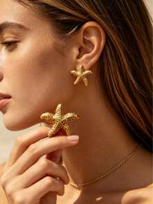 1 Pair Minimalist Casual Commuter Starfish Stud Earrings, Small 3D Ocean Style Design 304 Stainless Steel Skin-Friendly Hypoallergenic, Suitable For Colleague's Summer Onboarding Thank You Gift, Suitable For Daily Wear, Fashionable Accent For Coastal Hiking And Niche Markets, Also Great For Casual Outdoor Photos. 304 Stainless Steel Durable And Long-Lasting, Easy To Handle For Daily Surfing, Camping, Gatherings, Market Browsing, And Photography Without Fading, Personalized Earrings For Surfing Parties And Birthday Banquets. - Multicolor - View 3