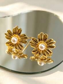 Vintage Sweet Daisy Stud Earrings, Gold-Plated 3D Petal Texture, 304 Stainless Steel Skin-Friendly Hypoallergenic, Eye-Catching Accessory For Wedding Bridesmaid, Best Friend Gathering, Summer Travel, Back To School, Global Vacation, Business Commute, And Romantic Date - Multicolor - View 5