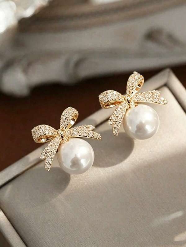Rhinestone Bow & Faux Pearl Design Stud Earrings