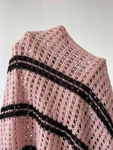 Jersey informal asimétrico de manga corta y hombros descubiertos con escote transparente en color negro - Rosa - Ver 4