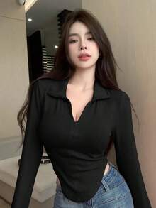 Camiseta casual de mujer de manga larga, unicolor, con dobladillo asimétrico y cuello con cremallera, ropa de otoño - Negro 2 - Ver 3