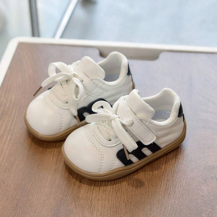 1 par de zapatos para niños talla 21-30, zapatos pequeños blancos con cordones de imitación de cuero, zapatillas casuales con suela blanda antideslizante para bebés/niños pequeños, unisex adecuados para todas las estaciones - Negro - Ver 1