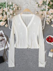 Áo khoác cardigan nữ màu trắng dáng ngắn, cổ chữ V, tay dài, điểm xuyết họa tiết bướm tinh tế. - trắng - Xem 6