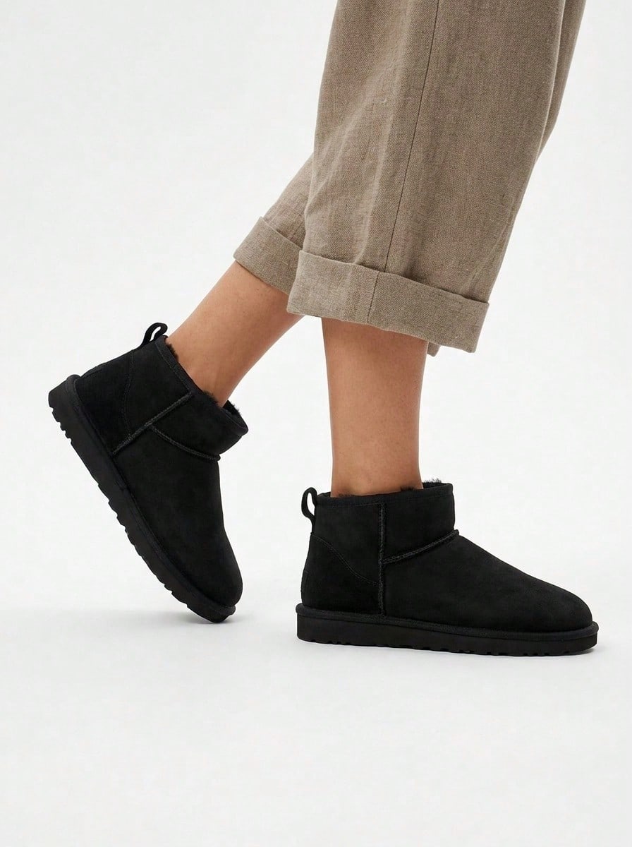 UGG ULTRA MINI CLÁSICO - Negro - Ver 1
