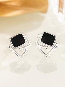 1 Pair High-Quality Geometric Square Stud Earrings, Minimalist Double-Layer Design, Black And White Shell Style, Hypoallergenic Copper Material, Suitable For Daily Wear, Office, Party, Valentine's Day, Birthday, Thoughtful Gift For Women, Girlfriend, Wife, Fashion Accessory - A - View 7