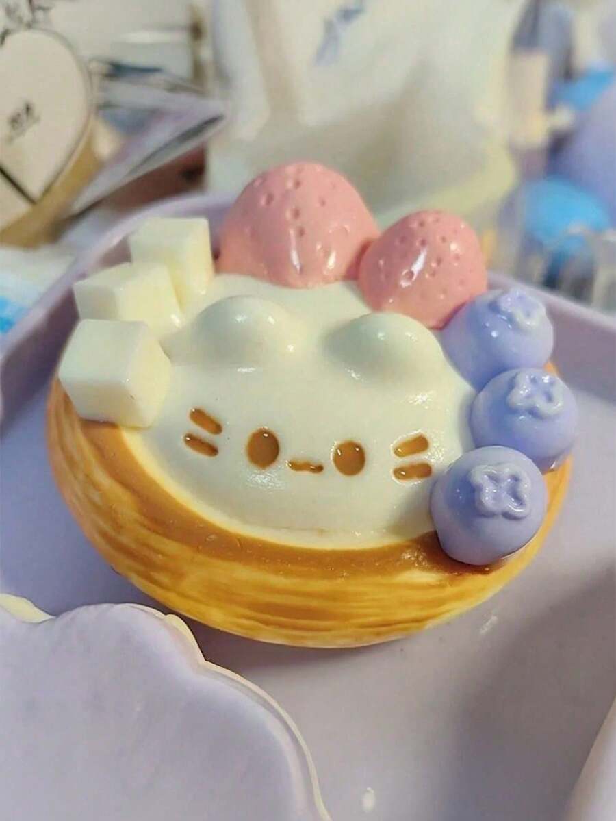 可爱猫咪挞草莓吐司软萌食物玩具 - 适合儿童和成人的可爱软萌食物挤压玩具 | 解压玩具、派对礼品、生日礼物和感官玩具