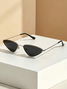1 Pair New Triangle Ocean Lens Small Frame Metal Fashion Street Style Decorative Fashion Glasses - Silver - View 5