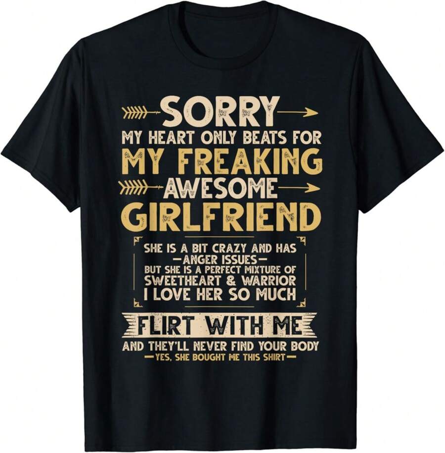 I Love My Freaking Awesome Girlfriend Shes A Bit Crazy Funny Gift Unisex T-Shirt - 黑色 - 查看 1