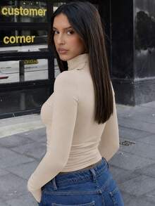 Women's Long Sleeve Turtleneck Blouse With Ribbed Knit Detail - Basic Style - Beis - Ver 3