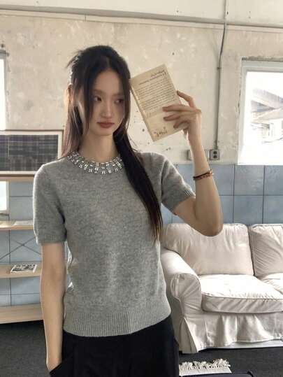 Áo len dệt kim cổ tròn tay ngắn màu xám trang trí đá Rhinestone rộng rãi thường ngày, ngọt ngào cho phụ nữ mùa hè