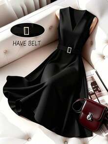 Vestido de rayas amarillo claro con cuello en V, sin mangas y corte evasé para mujer de talla - Elegante y de moda, con cinturón decorativo metálico, para uso casual, de oficina, paseos y fiestas deé por la tarde - Negro - Ver 1