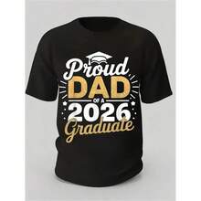 Nueva Camiseta de Graduación 2026 100% Algodón Premium  - Orgulloso Papá de un Graduado de 2026, Diseño con Letras Doradas y Diploma, 100% Algodón 220gsm, Corte Holgado S-XXXL, Camiseta Casual Negra para Regalo a Padres del Año 2026, Camiseta Unisex de Corte Cuadrado y Tejido Grueso - Negro - Ver 1