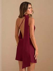 Vestido mini de satén elegante con hombros asimétricos y espalda descubierta en unicolor amarillo crema, vestido mini elegante con estampado, vestido mini sexy con espalda descubierta, vestido mini de satén amarillo con espalda descubierta, vestido de satén elegante con espalda descubierta para invitada de boda, vestido largo de dama de honor de satén, vestido mini elegante para cóctel - Burdeos - Ver 2
