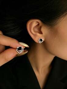 1 Pair High-Quality Geometric Square Stud Earrings, Minimalist Double-Layer Design, Black And White Shell Style, Hypoallergenic Copper Material, Suitable For Daily Wear, Office, Party, Valentine's Day, Birthday, Thoughtful Gift For Women, Girlfriend, Wife, Fashion Accessory - A - View 4