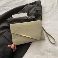 Bolso de mano moderno y versátil para mujer, estilo casual elegante con un toque de alta gama, bolso de hombro estiloso ideal para ir de compras, bolso de mujer de alta calidad con diseño exclusivo 2026, bolso bandolera de hierro versátil y elegante, bolso tipo sobre a la moda, bolso cuadrado pequeño. - Verde - Ver 2