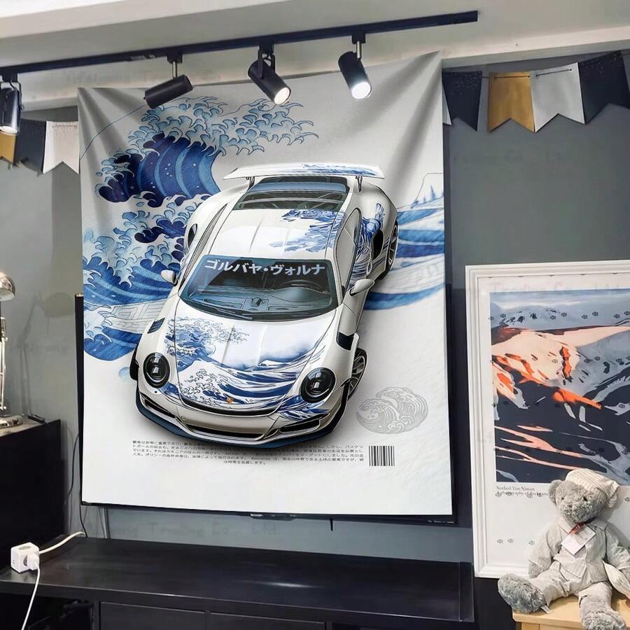 1件保时捷911 GT3 RS“神奈川冲浪里”版挂毯,融合日本浮世绘美学和葛饰北斋的波浪纹汽车绘画,蓝白传统艺术版画,适合汽车和艺术爱好者的卧室或客厅装饰。 - 911 - 查看 1