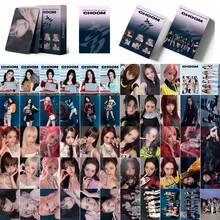 55張 BABYM0NSTER <CHOOM> 新專輯、單曲專輯 <Supa Dupa Luv> 粉絲支持 LOMO 收藏卡，包含 AHYEON、RUKA、PHARITA、RORA、ASA、CHIQUITA 等多樣風格照片。整體風格清新百搭，適合各種場合。款式豐富且完美搭配，滿足粉絲不同的審美偏好，高品質 K-Pop 明星周邊收藏。 - 淺藍色 - 查看 11