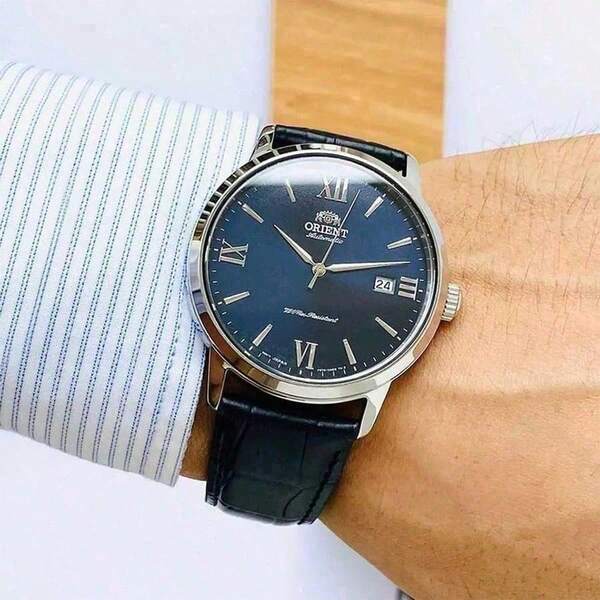 Jam Tangan Pria Mekanik Otomatis dengan Tali Kulit, Tampilan Tanggal, Dial Besar, Tiga Jarum, Dial Biru, Casing Belakang Transparan RA-AC0F11L10B