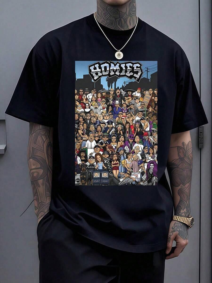 Urban Scene Full Of Caricatured Characters That Represent Friendship, Diversity, And Community Life With Bright Colors And An Artistic Street Atmosphere That Conveys Youthful Energy And Social Connection. Modern And Comfortable Men's T-Shirt For Everyday Use. - màu đen - Xem 1