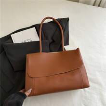 Bolso de mano moderno y versátil para mujer, estilo casual elegante con un toque de alta gama, bolso de hombro estiloso ideal para ir de compras, bolso tote texturizado de gran capacidad, nuevo modelo de verano 2026, bolso de axila, diseño exclusivo, bolso de hombro sencillo. - Marrón - Ver 2