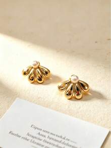 Niche Designer Fan-Shaped Faux Pearl Petal Stainless Steel Earrings, 304 Stainless Steel Hypoallergenic, Waterproof, Sweat-Proof, Suitable For Vacation Travel Summer Street Style/Daily Commute Versatile Jewelry/Graduation Season Beach Outing Picnic Wear/Wedding Banquet Birthday Celebration Holiday Party Occasions/Father's Day Mother's Day Perfect Gift/Summer Seaside Beach Play Eye-Catching Accessory, Perfect Match For Seaside Beach/Non-Fading Ear Piercing Care Suitable For Gifts To Best Friends, Girlfriends, Birthdays, Mother's Day, Graduation Season - Multicolor - View 4