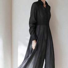 Camisa elegante y sexy de tela texturizada transparente, vestido camisa maxi con cuello en V, mangas de pétalo, manga larga, cintura ceñida y falda plisada y acampanada para mujeres - Negro - Ver 4