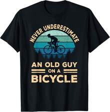 Unterschätze niemals einen alten Mann auf einem Fahrrad Lustiges Radfahrgeschenk Unisex T-Shirt - Schwarz - Übersicht 1